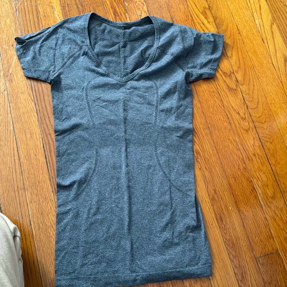 Lululemon athletic tshirt
